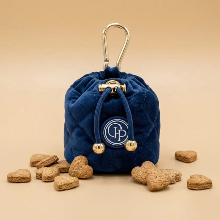 Welurowa saszetka na smaczki dla psa - granatowa